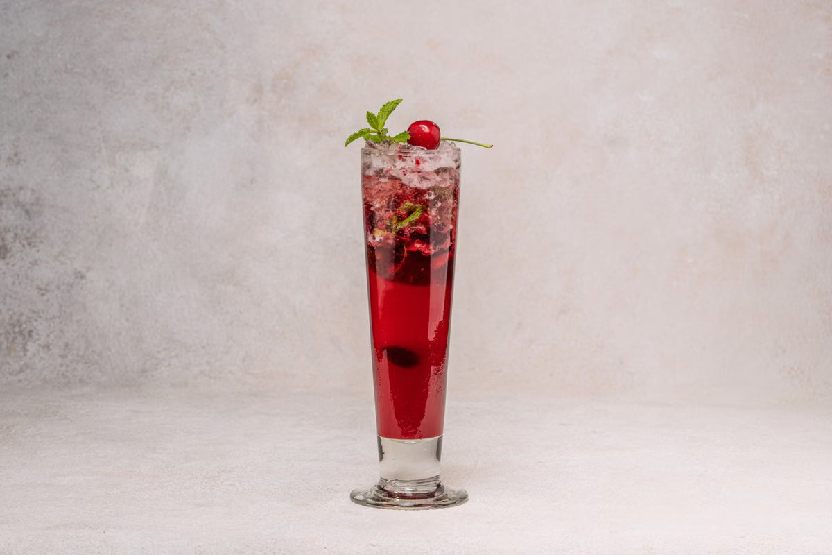 Mocktail beauté cerise-basilic au collagène marin
